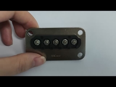 Круглая панель с винтовым соединением для стабильной производительности электрооборудования