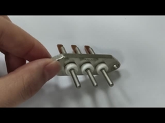 Панельный монтаж герметического электрического соединителя для транспортных средств